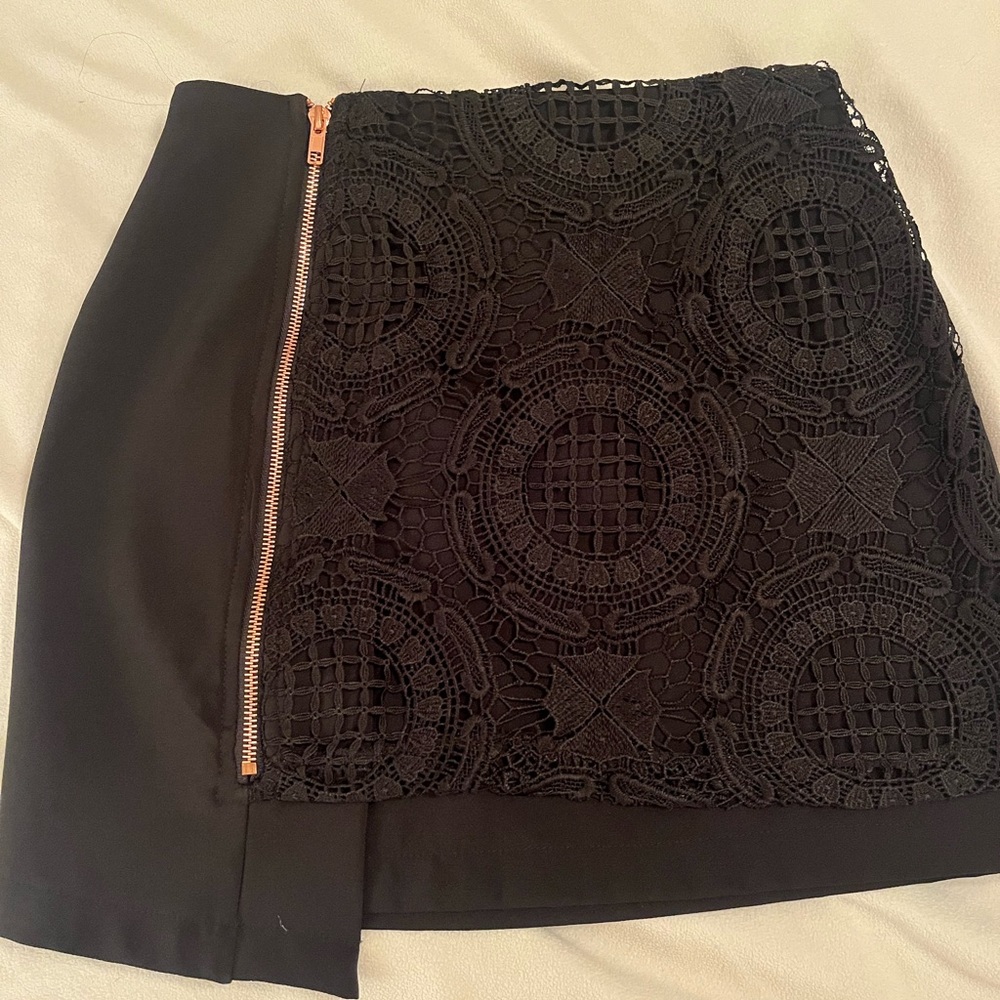 LF lace skirt